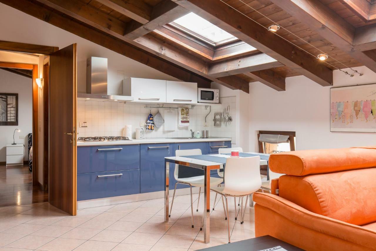 Apartament La Mansarda Di Giulietta Werona Zewnętrze zdjęcie